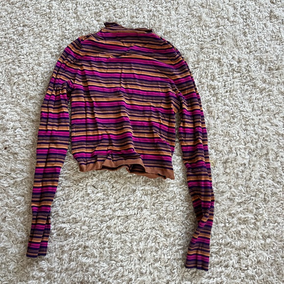 Top - Picture 2 of 2